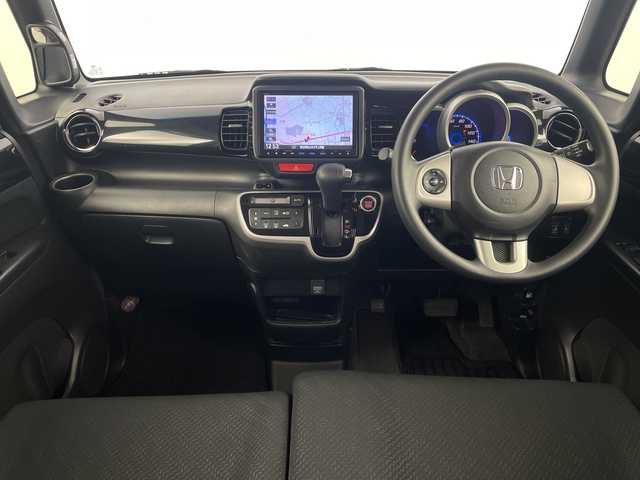 ホンダ Ｎ ＢＯＸ カスタム SSパッケージ 埼玉県 2014(平26)年 4.4万km ポリッシュドメタルメタリック 純正SDナビ/　（FM/AM/BT/iPod/AUX/CD/DVD）/バックカメラ/両側パワースライドドア/シティブレーキアクティブシステム/フルセグテレビ/ETC/プッシュスタート/オートHIDヘッドライト/純正フロアマット