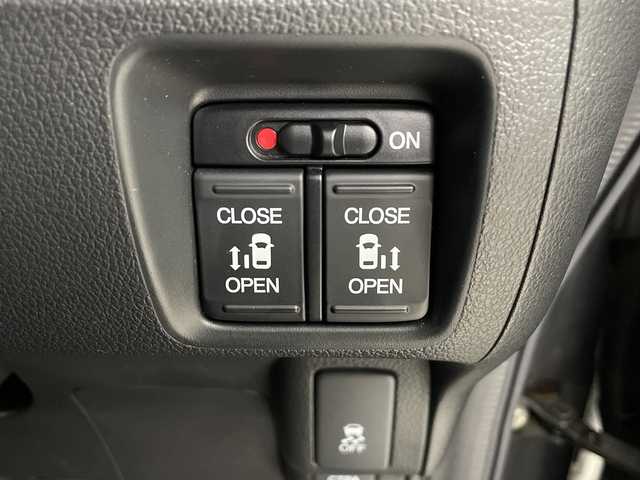 ホンダ Ｎ ＢＯＸ カスタム SSパッケージ 埼玉県 2014(平26)年 4.4万km ポリッシュドメタルメタリック 純正SDナビ/　（FM/AM/BT/iPod/AUX/CD/DVD）/バックカメラ/両側パワースライドドア/シティブレーキアクティブシステム/フルセグテレビ/ETC/プッシュスタート/オートHIDヘッドライト/純正フロアマット