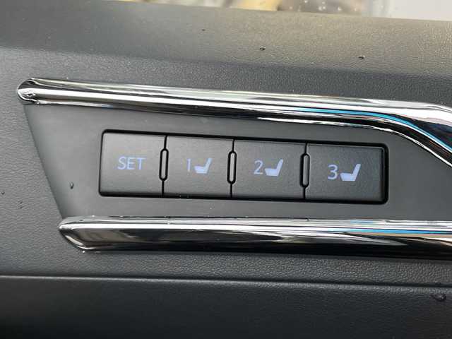 トヨタ アルファードハイブリット エグゼクティブ ラウンジ S 福岡県 2020(令2)年 5.8万km ブラック 純正10インチナビ/【CD.DVD.Bluetooth.フルセグTV】/パノラミックビューモニター/サンルーフ/モデリスタエアロ/JBLプレミアムサウンド/純正フリップダウンモニター/デジタルインナーミラー/追従クルーズコントロール/レーンキープアシスト/パワーバックドア/両側電動スライドドア/ビルトインETC2.0/全周囲ドライブレコーダー/レザーシート/シートヒーター/ベンチレーション/パワーシート/3眼LEDヘッドライト/オートライト/オートハイビーム/パーキングアシスト/クリアランスソナー