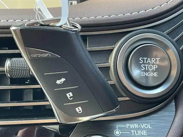 レクサス ＬＳ 500 Iパッケージ 千葉県 2018(平30)年 2.9万km グラファイトブラックガラスフレーク トパーズブラウンレザーシート/パノラミックビューカメラ/純正12.3インチワイドナビ/・CD/DVD/MSV/Bluetooth/フルセグ/全席パワーシート/前席シートヒーター/前席シートベンチレーション/全ドアイージークローザー/パワートランクリッド/デジタルインナーミラー/レクサスセーフティーシステムプラス/・プリクラッシュセーフティー/・レーンキープアシスト/・ブラインドスポットモニター/・パーキングサポートブレーキ/・ブラインドスポットモニター/・PKSA/アダプティブクルーズコントロール/ハイトコントロール/ヘッドアップディスプレイ/オートマチックハイビーム/パドルシフト/スマートキー/純正19インチアルミホイール/AC100V100W電源/純正LEDヘッドライト/ビルトインETC2.0/前後コーナーセンサー/サイド＆カーテンエアバッグ/新車時保証書＆取扱説明書