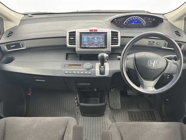 ホンダ フリード G ジャストセレクション 大阪府 2011(平23)年 13万km プレミアムホワイトパール 社外HDDナビ/【フルセグTV/CD/FM/AM/USB】/片側パワースライドドア/片側スライドドア/クルーズコントロール/バックカメラ/ハロゲンヘッドライト/スマートキー