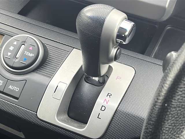 ホンダ フリード G ジャストセレクション 大阪府 2011(平23)年 13万km プレミアムホワイトパール 社外HDDナビ/【フルセグTV/CD/FM/AM/USB】/片側パワースライドドア/片側スライドドア/クルーズコントロール/バックカメラ/ハロゲンヘッドライト/スマートキー