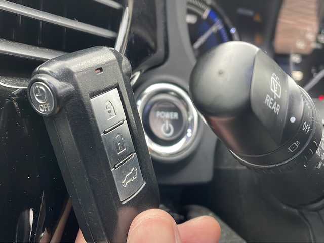 三菱 アウトランダー ＰＨＥＶ G 秋田県 2020(令2)年 9.4万km アメジストブラック SDナビ　GCX７７９W/CD　DVD　Bluetooth　DTV　SD　ラジオ/全周囲カメラ/ETC/LDW（車線逸脱警報）/アダプティブ・クルーズ・コントロール/衝突軽減ブレーキサポート/パワーバックドア/前席パワーシート/前席シートヒーター/ハーフレザーシート/ハイビームアシスト/オートライト/フォグランプ/ハンドルヒーター/BSM（ブラインドスポットモニター）/純正AWサマータイヤ積み込み