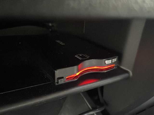 三菱 アウトランダー ＰＨＥＶ G 秋田県 2020(令2)年 9.4万km アメジストブラック SDナビ　GCX７７９W/CD　DVD　Bluetooth　DTV　SD　ラジオ/全周囲カメラ/ETC/LDW（車線逸脱警報）/アダプティブ・クルーズ・コントロール/衝突軽減ブレーキサポート/パワーバックドア/前席パワーシート/前席シートヒーター/ハーフレザーシート/ハイビームアシスト/オートライト/フォグランプ/ハンドルヒーター/BSM（ブラインドスポットモニター）/純正AWサマータイヤ積み込み