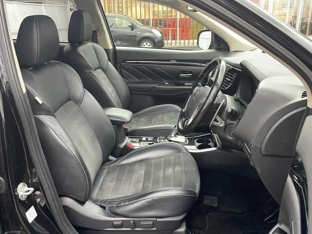 三菱 アウトランダー ＰＨＥＶ G 秋田県 2020(令2)年 9.4万km アメジストブラック SDナビ　GCX７７９W/CD　DVD　Bluetooth　DTV　SD　ラジオ/全周囲カメラ/ETC/LDW（車線逸脱警報）/アダプティブ・クルーズ・コントロール/衝突軽減ブレーキサポート/パワーバックドア/前席パワーシート/前席シートヒーター/ハーフレザーシート/ハイビームアシスト/オートライト/フォグランプ/ハンドルヒーター/BSM（ブラインドスポットモニター）/純正AWサマータイヤ積み込み