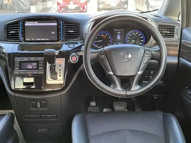 日産 エルグランド 250ハイウェイスター 道央・札幌 2014(平26)年 13万km ブリリアントホワイトパール (株)IDOMが運営する【じしゃロン札幌豊平店】の自社ローン対象車両になります。こちらは現金ご利用時の価格です。/自社ローンご希望の方は別途その旨お申付け下さい。/プッシュスタート/純正ナビ・フルセグTV/バックカメラ/純正フリップダウンモニター/左側パワースライドドア/ETC