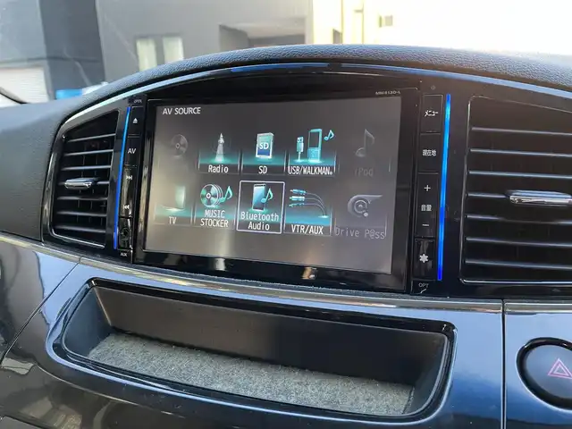 日産 エルグランド 250ハイウェイスター 道央・札幌 2014(平26)年 13万km ブリリアントホワイトパール (株)IDOMが運営する【じしゃロン札幌豊平店】の自社ローン対象車両になります。こちらは現金ご利用時の価格です。/自社ローンご希望の方は別途その旨お申付け下さい。/プッシュスタート/純正ナビ・フルセグTV/バックカメラ/純正フリップダウンモニター/左側パワースライドドア/ETC