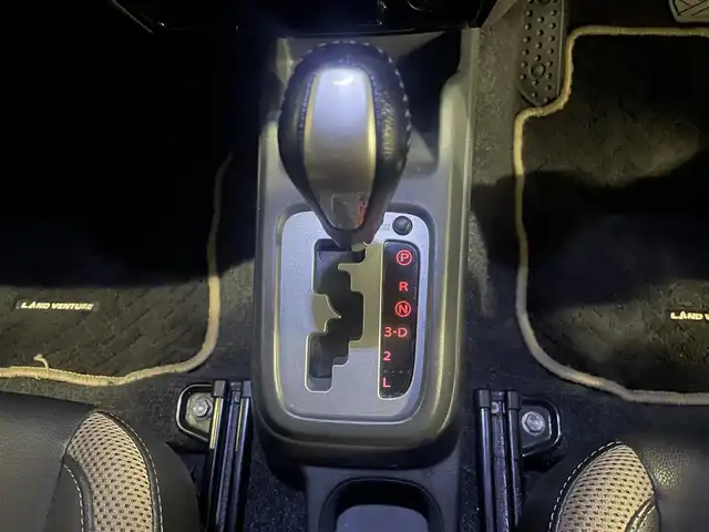 スズキ ジムニー ランドベンチャー 新潟県 2016(平28)年 4.6万km ブルーイッシュブラックパール3 リモコンキー/ケンウッドメモリナビ(MDV-Z704)/　BT/フルセグ/CD/DVD/バックカメラ/４WD/ドラレコ/運転席シートヒーター/ETC/革巻きステアリング/LEDヘッドライト/純正フロアマット/バイザー/ウインカーミラー