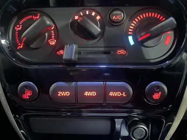 スズキ ジムニー ランドベンチャー 新潟県 2016(平28)年 4.6万km ブルーイッシュブラックパール3 リモコンキー/ケンウッドメモリナビ(MDV-Z704)/　BT/フルセグ/CD/DVD/バックカメラ/４WD/ドラレコ/運転席シートヒーター/ETC/革巻きステアリング/LEDヘッドライト/純正フロアマット/バイザー/ウインカーミラー