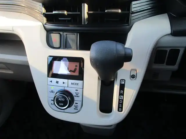 ダイハツ ムーヴ X SAⅡ 岡山県 2017(平29)年 5万km ブラックマイカメタリック 【 Smart Assist II 】/・衝突警報機能（対車両・対歩行者）/・衝突回避支援ブレーキ/・誤発進抑制機能/・後方誤発進抑制機能/・車線逸脱警報/・先行車発進お知らせ機能/ワンオーナー/社外メモリーナビ/ワンセグテレビ/バックカメラ/DVD再生可能/リアソナー/社外フロアマット/純正14AW/スマートキー2個/プッシュスタート