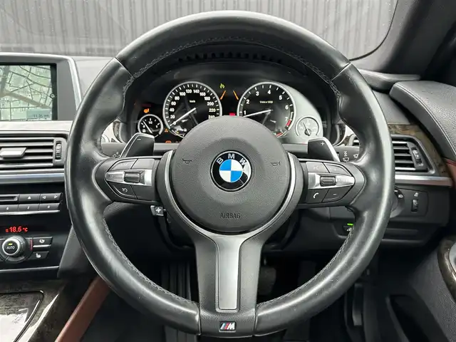 ＢＭＷ ＢＭＷ ６４０ｉ グランクーペ Mスポーツ 福島県 2014(平26)年 6.3万km カーボンブラックM サンルーフ/インテリジェントセーフティ/クルーズコントロール/茶革シート/パワーシート/シートヒーター /純正ナビ/バックカメラ/フルセグTV/ミラー一体型ETC/コンフォートアクセス/キセノンオートライト/オートホールド /パドルシフト/アイドリングストップ/純正19インチAW/取扱説明書/保証書/スペアキー