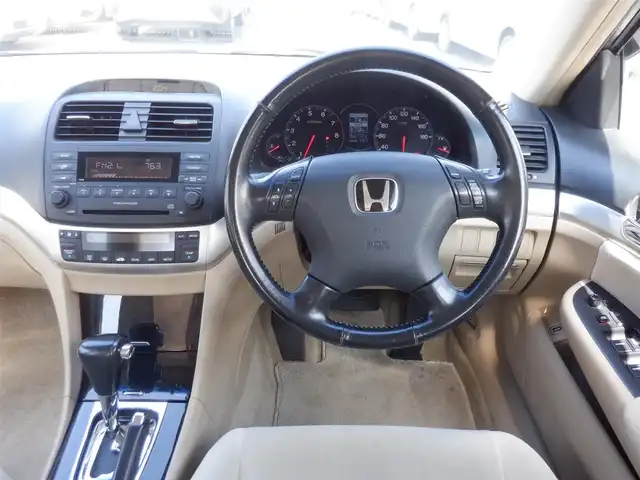 ホンダ インスパイア 30TL 静岡県 2003(平15)年 6.6万km サテンシルバーメタリック 走行65865キロ（登録時）/カードキー/前席パワーシート/純正CDオーディオ/HIDヘッドライト/フォグランプ/純正16インチアルミ/クルーズコントロール/純正フロアマット/純正ドアバイザー/スペアキー/オートエアコン/取説あり