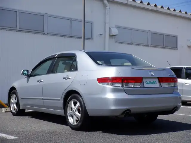 ホンダ インスパイア 30TL 静岡県 2003(平15)年 6.6万km サテンシルバーメタリック 走行65865キロ（登録時）/カードキー/前席パワーシート/純正CDオーディオ/HIDヘッドライト/フォグランプ/純正16インチアルミ/クルーズコントロール/純正フロアマット/純正ドアバイザー/スペアキー/オートエアコン/取説あり