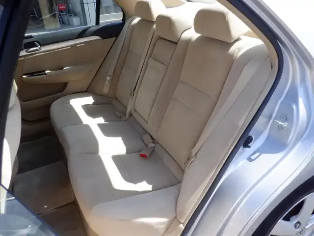 ホンダ インスパイア 30TL 静岡県 2003(平15)年 6.6万km サテンシルバーメタリック 走行65865キロ（登録時）/カードキー/前席パワーシート/純正CDオーディオ/HIDヘッドライト/フォグランプ/純正16インチアルミ/クルーズコントロール/純正フロアマット/純正ドアバイザー/スペアキー/オートエアコン/取説あり