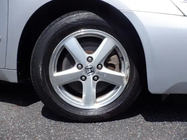 ホンダ インスパイア 30TL 静岡県 2003(平15)年 6.6万km サテンシルバーメタリック 走行65865キロ（登録時）/カードキー/前席パワーシート/純正CDオーディオ/HIDヘッドライト/フォグランプ/純正16インチアルミ/クルーズコントロール/純正フロアマット/純正ドアバイザー/スペアキー/オートエアコン/取説あり