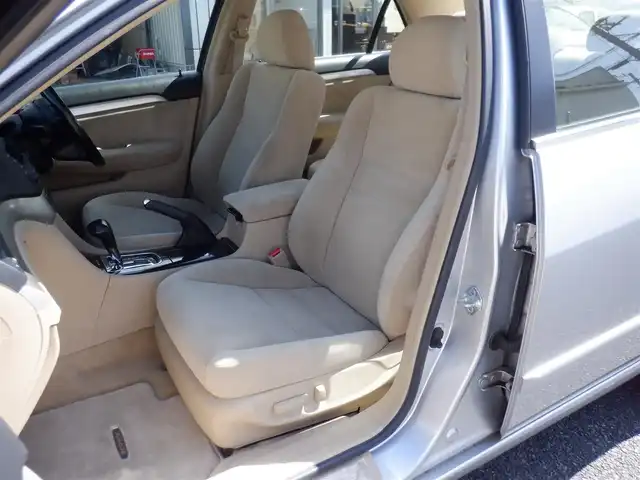 ホンダ インスパイア 30TL 静岡県 2003(平15)年 6.6万km サテンシルバーメタリック 走行65865キロ（登録時）/カードキー/前席パワーシート/純正CDオーディオ/HIDヘッドライト/フォグランプ/純正16インチアルミ/クルーズコントロール/純正フロアマット/純正ドアバイザー/スペアキー/オートエアコン/取説あり
