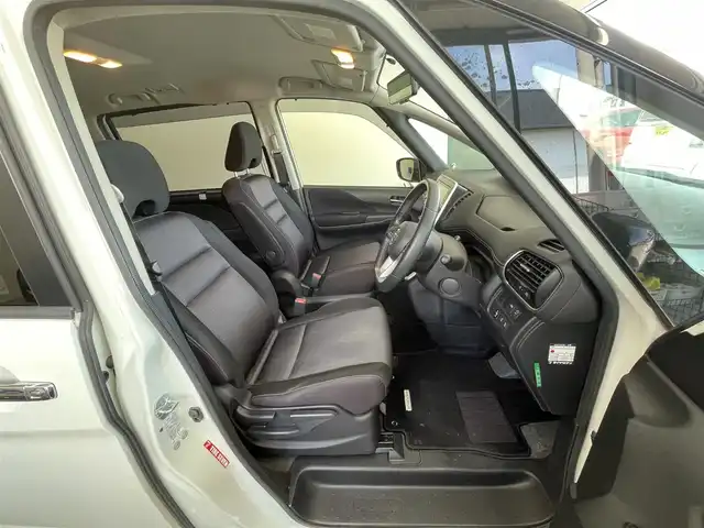日産 セレナ ハイウェイスター 千葉県 2016(平28)年 8.5万km ブリリアントホワイトパール 2トーン ワンオーナー/セーフティパックB/・プロパイロット/・視線逸脱防止システム/・アラウンドビューモニター/・踏み間違い防止アシスト/・フロント/バックソナー/・オートブレーキホールド/純正9インチメモリナビ/・フルセグTV/BT/DVD/AUX/ラジオ/両側ハンズフリーパワースライドドア【OP】/純正16インチアルミホイール【OP】/LEDヘッドランプ【OP】/レーダークルーズコントロール/ETC/純正フロアマット/取扱説明書/保証書/スペアキー