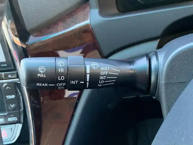 トヨタ ヴェルファイア 2．4Z 福井県 2014(平26)年 9.3万km ホワイトパールクリスタルシャイン (株)IDOMが運営する【じしゃロン福井店】の自社ローン専用車両になりますこちらは現金またはオートローンご利用時の価格です。自社ローンご希望の方は別途その旨お申付け下さい/アルパイン10インチナビ/フルセグTV/ETC/バックカメラ/両側パワースライドドア/コーナーセンサー/プッシュスタート