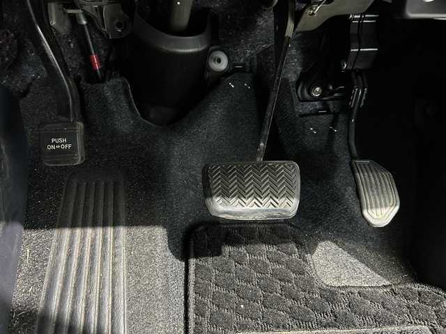 トヨタ ヴォクシー ZS 鹿児島県 2014(平26)年 7.5万km ブラッキッシュアゲハガラスフレーク ワンオーナー/片側パワースライドドア/アイドリングストップ/純正7インチSDナビ【NSCP-W62】/（CD/DVD/ワンセグ/Bluetooth/SD）/ビルトインETC/バックカメラ/革巻きステアリング/ステアリングリモコン/純正LEDヘッドライト/フロントフォグランプ/オートライト/スペアタイヤ1本/純正フロアマット/純正ドアバイザー/純正16インチアルミ/保証書&取扱説明書