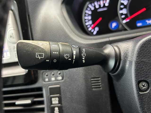 トヨタ ヴォクシー ZS 鹿児島県 2014(平26)年 7.5万km ブラッキッシュアゲハガラスフレーク ワンオーナー/片側パワースライドドア/アイドリングストップ/純正7インチSDナビ【NSCP-W62】/（CD/DVD/ワンセグ/Bluetooth/SD）/ビルトインETC/バックカメラ/革巻きステアリング/ステアリングリモコン/純正LEDヘッドライト/フロントフォグランプ/オートライト/スペアタイヤ1本/純正フロアマット/純正ドアバイザー/純正16インチアルミ/保証書&取扱説明書