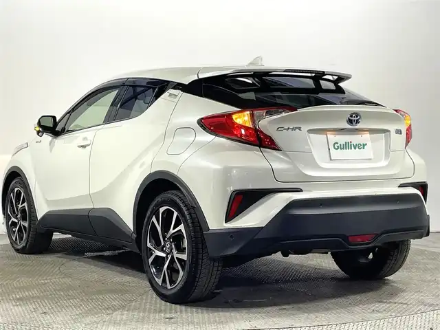 トヨタ Ｃ－ＨＲ G 大阪府 2017(平29)年 2.2万km ホワイトパールクリスタルシャイン TRDエアロ 黒革シート 純正ナビ(フルセグ/DVD再生/Bluetooth) 衝突軽減 レーダークルコン クリアランスソナー BSM レーンアシスト オートハイビーム シートヒーター