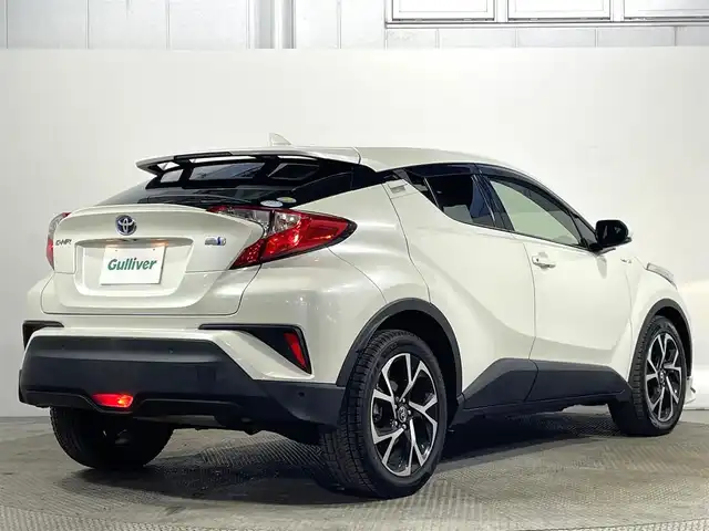 トヨタ Ｃ－ＨＲ G 大阪府 2017(平29)年 2.2万km ホワイトパールクリスタルシャイン TRDエアロ 黒革シート 純正ナビ(フルセグ/DVD再生/Bluetooth) 衝突軽減 レーダークルコン クリアランスソナー BSM レーンアシスト オートハイビーム シートヒーター