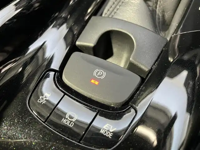 トヨタ Ｃ－ＨＲ G 大阪府 2017(平29)年 2.2万km ホワイトパールクリスタルシャイン TRDエアロ 黒革シート 純正ナビ(フルセグ/DVD再生/Bluetooth) 衝突軽減 レーダークルコン クリアランスソナー BSM レーンアシスト オートハイビーム シートヒーター