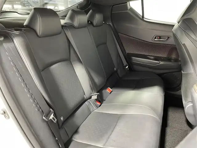 トヨタ Ｃ－ＨＲ G 大阪府 2017(平29)年 2.2万km ホワイトパールクリスタルシャイン TRDエアロ 黒革シート 純正ナビ(フルセグ/DVD再生/Bluetooth) 衝突軽減 レーダークルコン クリアランスソナー BSM レーンアシスト オートハイビーム シートヒーター