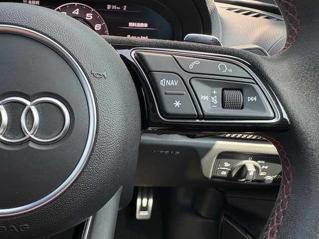 アウディ ＲＳ３ 石川県 2018(平30)年 4.5万km 白 4WD/衝突軽減ブレーキ/アウディプレセンス/アダプティブクルーズコントロール/純正ナビ/バックカメラ/フルセグTV/Bluetooth/CD/USB/AUX/バング＆オルフセンサウンド/電動格納ミラー/サイドアシスト/クリアランスソナー/オートライト/オートマチックハイビーム/黒レザーシート/シートヒーター/コンビステアリング/パドルシフト/ETC