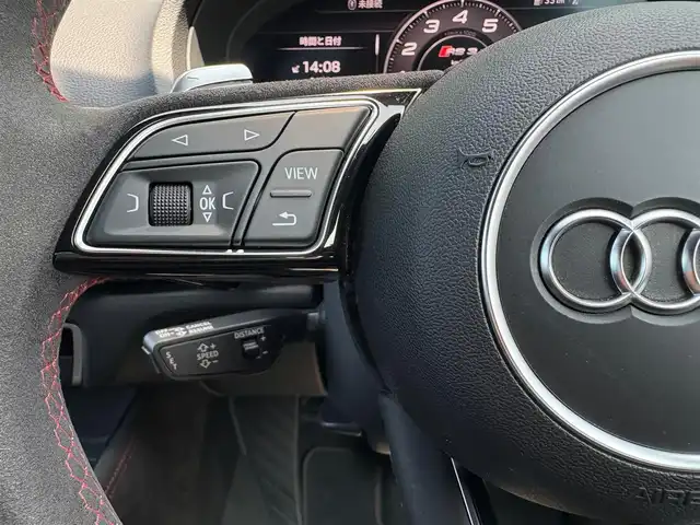アウディ ＲＳ３ 石川県 2018(平30)年 4.5万km 白 4WD/衝突軽減ブレーキ/アウディプレセンス/アダプティブクルーズコントロール/純正ナビ/バックカメラ/フルセグTV/Bluetooth/CD/USB/AUX/バング＆オルフセンサウンド/電動格納ミラー/サイドアシスト/クリアランスソナー/オートライト/オートマチックハイビーム/黒レザーシート/シートヒーター/コンビステアリング/パドルシフト/ETC