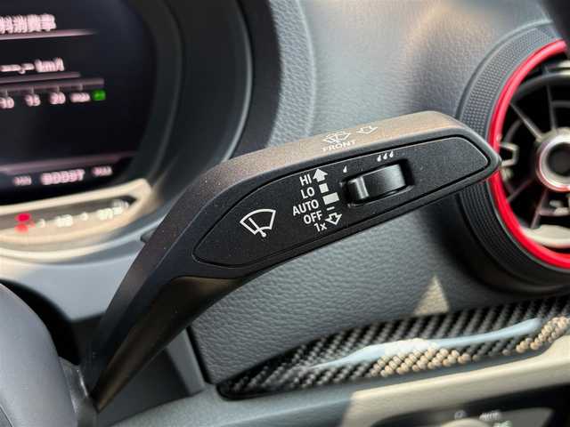 アウディ ＲＳ３ 石川県 2018(平30)年 4.5万km 白 4WD/衝突軽減ブレーキ/アウディプレセンス/アダプティブクルーズコントロール/純正ナビ/バックカメラ/フルセグTV/Bluetooth/CD/USB/AUX/バング＆オルフセンサウンド/電動格納ミラー/サイドアシスト/クリアランスソナー/オートライト/オートマチックハイビーム/黒レザーシート/シートヒーター/コンビステアリング/パドルシフト/ETC