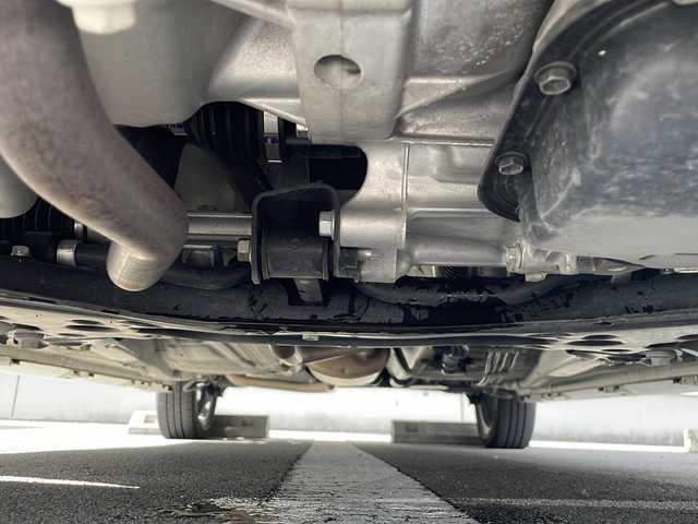 スズキ スペーシア カスタム HYBRID XS 静岡県 2023(令5)年 1.7万km ピュアホワイトP ワンオーナー/純正9インチナビ/地デジTV/純正CD/DVD/Bluetooth/バック/全周囲カメラ/両側パワースライドドア/衝突軽減ブレーキ/レーンキープアシスト/シートヒーター/ハーフレザーシート/LEDヘッドライト/純正15インチAW/スマートキー/スペアキー/ETC/保証書/取説