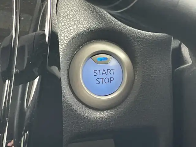 日産 ノート e－パワー X Vセレクション 愛知県 2020(令2)年 4.1万km オレンジ 禁煙車/純正7インチナビ/（AM/FM/ワンセグTV/SD/CD）/全方位カメラ/デジタルインナーミラー/エマージェンシーブレーキ/レーンキープアシスト/オートマチックハイビーム/クリアランスソナー/スマートキー/スペアキー有/17インチアルミホイール/LEDヘッドライト/純正フロアマット/横滑り防止装置/プッシュスタート