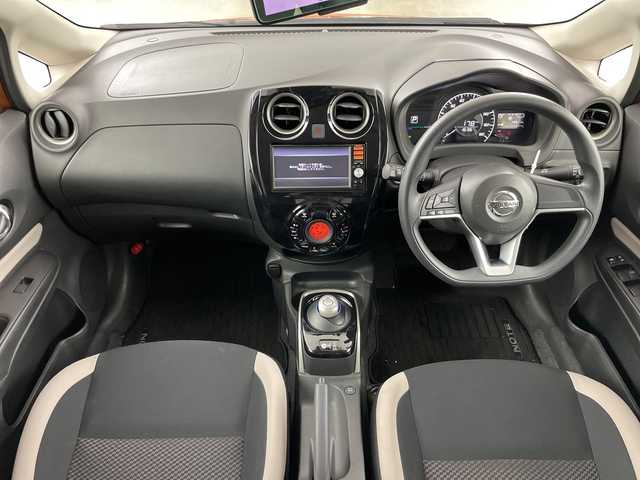 日産 ノート e－パワー X Vセレクション 愛知県 2020(令2)年 4.1万km オレンジ 禁煙車/純正7インチナビ/（AM/FM/ワンセグTV/SD/CD）/全方位カメラ/デジタルインナーミラー/エマージェンシーブレーキ/レーンキープアシスト/オートマチックハイビーム/クリアランスソナー/スマートキー/スペアキー有/17インチアルミホイール/LEDヘッドライト/純正フロアマット/横滑り防止装置/プッシュスタート