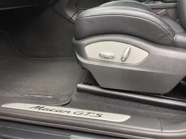 ポルシェ マカン GTS 栃木県 2017(平29)年 10.7万km グレーＭ  純正HDDナビ/ フルセグテレビ/ バックカメラ/ クルーズコントロール/ パワーバックドア/ HIDヘッドライト/ フォグライト/ 車線逸脱防止装置/ パドルシフト/ 前席パワーシート/ 前席シートヒーター/ ETC/ ダウンヒルアシストコントロール/ クリアランスソナー/ コーナセンサー