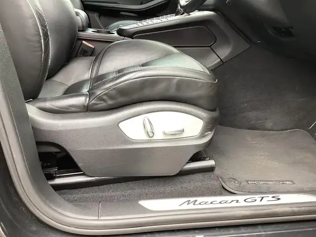 ポルシェ マカン GTS 栃木県 2017(平29)年 10.7万km グレーＭ  純正HDDナビ/ フルセグテレビ/ バックカメラ/ クルーズコントロール/ パワーバックドア/ HIDヘッドライト/ フォグライト/ 車線逸脱防止装置/ パドルシフト/ 前席パワーシート/ 前席シートヒーター/ ETC/ ダウンヒルアシストコントロール/ クリアランスソナー/ コーナセンサー