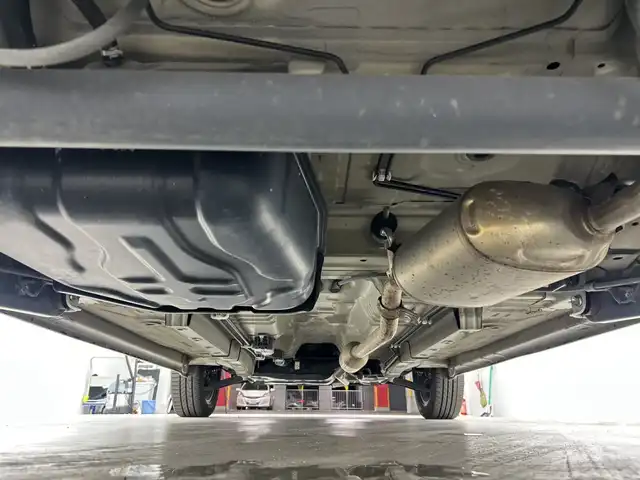 スズキ ハスラー Jスタイル Ⅲ ターボ 愛知県 2018(平30)年 6.7万km ブレイブカーキパール/スチールシルバー 社外7インチナビ/・フルセグTV/・音楽録音/・Bluetooth/・バックカメラ/・DVD再生/ビルトインETC/ドライブレコーダー/デュアルカメラブレーキサポート/・誤発進抑制/車線逸脱警報/ふらつき警報/先行車発進お知らせ/アイドリングストップ/Sエネチャージ/クルーズコントロール/HIDヘッドランプ/オートライト/スチールシルバールーフレール/6本スポーク純正15インチアルミホイール/革巻きステアリング/ナノイー付きオートエアコン/ブラウン合皮/ネイビーファブリックコンビシート/前席シートヒーター/スマートキー