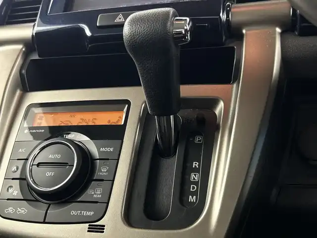 スズキ ハスラー Jスタイル Ⅲ ターボ 愛知県 2018(平30)年 6.7万km ブレイブカーキパール/スチールシルバー 社外7インチナビ/・フルセグTV/・音楽録音/・Bluetooth/・バックカメラ/・DVD再生/ビルトインETC/ドライブレコーダー/デュアルカメラブレーキサポート/・誤発進抑制/車線逸脱警報/ふらつき警報/先行車発進お知らせ/アイドリングストップ/Sエネチャージ/クルーズコントロール/HIDヘッドランプ/オートライト/スチールシルバールーフレール/6本スポーク純正15インチアルミホイール/革巻きステアリング/ナノイー付きオートエアコン/ブラウン合皮/ネイビーファブリックコンビシート/前席シートヒーター/スマートキー