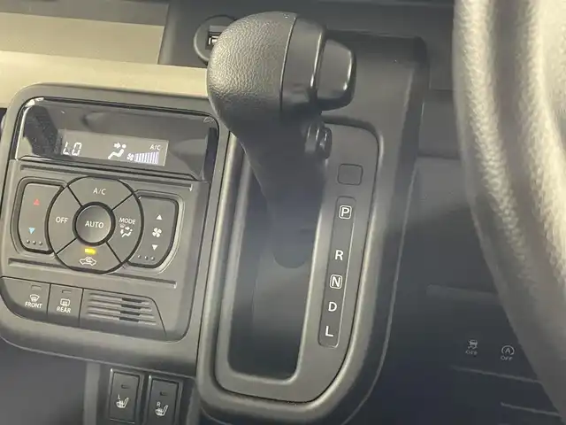 スズキ スペーシア HYBRID X 滋賀県 2024(令6)年 0.8万km モスグレーメタリック 純正9インチナビ/【CD.DVD.Bluetooth.フルセグTV】/全方位カメラ/衝突軽減ブレーキ/前席シートヒーター/両側パワースライドドア/レザー調シートカバー/コーナーセンサー/LEDヘッドライト/オートライト/アイドリングストップ/オットマン/スマートキー