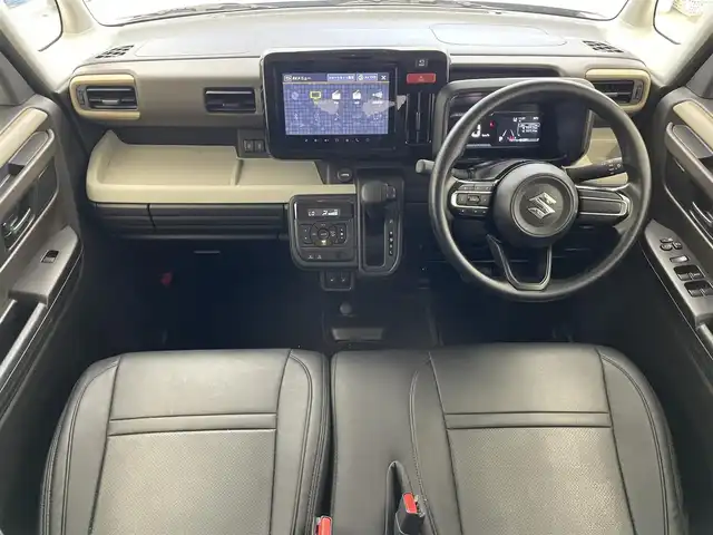 スズキ スペーシア HYBRID X 滋賀県 2024(令6)年 0.8万km モスグレーメタリック 純正9インチナビ/【CD.DVD.Bluetooth.フルセグTV】/全方位カメラ/衝突軽減ブレーキ/前席シートヒーター/両側パワースライドドア/レザー調シートカバー/コーナーセンサー/LEDヘッドライト/オートライト/アイドリングストップ/オットマン/スマートキー