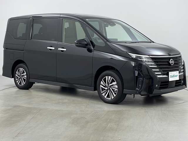 日産 セレナ e－4ORCE ハイウェイスターV 道央・札幌 2024(令6)年 0.1万km ダイヤモンドブラック ・4WD/・純正ディスプレイオーディオ&TV&BT&AppleCarplay&AndroidAuto/・両側パワースライドドア/・ハンズフリースライドドア/・インテリジェントアラウンドビューモニター/・プロパイロット/・エマージェンシーブレーキ/・ハンドル支援/・フロント&バックソナー/・シートヒーター（1列目/2列目）/・デジタルインナーミラー/・置くだけ充電/・AC100V/・純正フロアマット/・LEDヘッドライト/・オートライト/・オートマチックハイビーム/・スマートキー