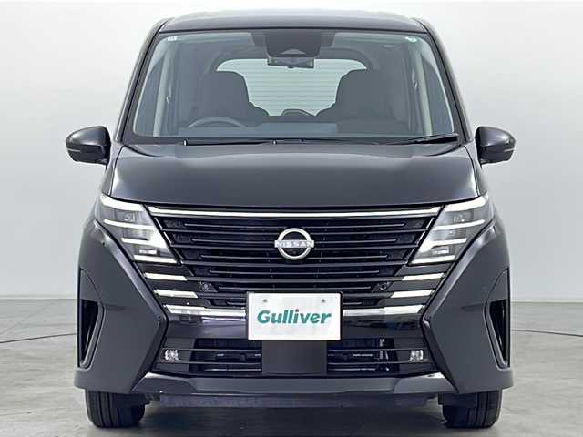 日産 セレナ e－4ORCE ハイウェイスターV 道央・札幌 2024(令6)年 0.1万km ダイヤモンドブラック ・4WD/・純正ディスプレイオーディオ&TV&BT&AppleCarplay&AndroidAuto/・両側パワースライドドア/・ハンズフリースライドドア/・インテリジェントアラウンドビューモニター/・プロパイロット/・エマージェンシーブレーキ/・ハンドル支援/・フロント&バックソナー/・シートヒーター（1列目/2列目）/・デジタルインナーミラー/・置くだけ充電/・AC100V/・純正フロアマット/・LEDヘッドライト/・オートライト/・オートマチックハイビーム/・スマートキー