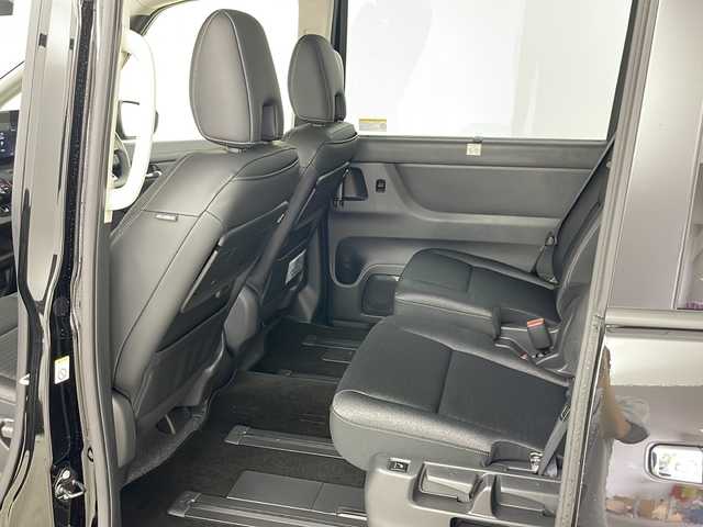 日産 セレナ e－4ORCE ハイウェイスターV 道央・札幌 2024(令6)年 0.1万km ダイヤモンドブラック ・4WD/・純正ディスプレイオーディオ&TV&BT&AppleCarplay&AndroidAuto/・両側パワースライドドア/・ハンズフリースライドドア/・インテリジェントアラウンドビューモニター/・プロパイロット/・エマージェンシーブレーキ/・ハンドル支援/・フロント&バックソナー/・シートヒーター（1列目/2列目）/・デジタルインナーミラー/・置くだけ充電/・AC100V/・純正フロアマット/・LEDヘッドライト/・オートライト/・オートマチックハイビーム/・スマートキー