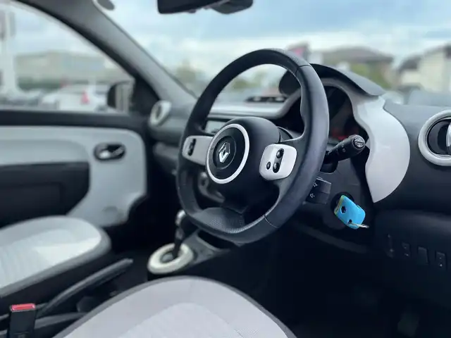 ルノー トゥインゴ EDC 栃木県 2020(令2)年 4.7万km ブルードラジェ AppleCarPlay/キーレス/クルーズコントロール/ミラー型バックカメラ/ETC/LEDヘッドライト/オートライト/バックソナー /ドライブレコーダー