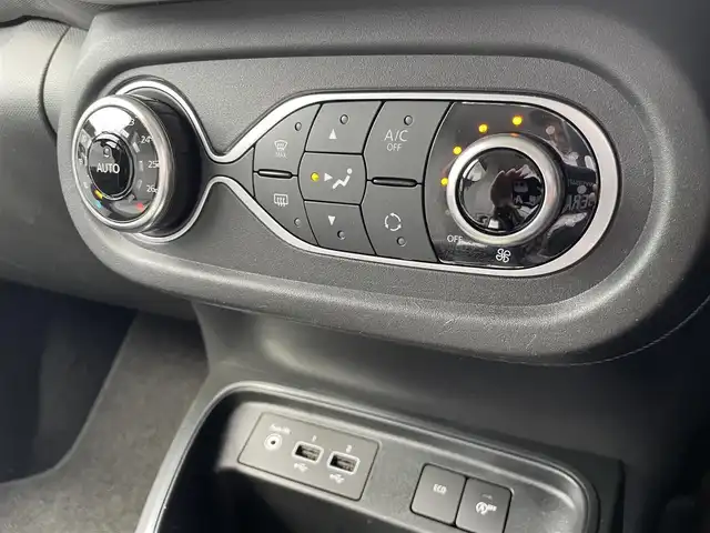 ルノー トゥインゴ EDC 栃木県 2020(令2)年 4.7万km ブルードラジェ AppleCarPlay/キーレス/クルーズコントロール/ミラー型バックカメラ/ETC/LEDヘッドライト/オートライト/バックソナー /ドライブレコーダー