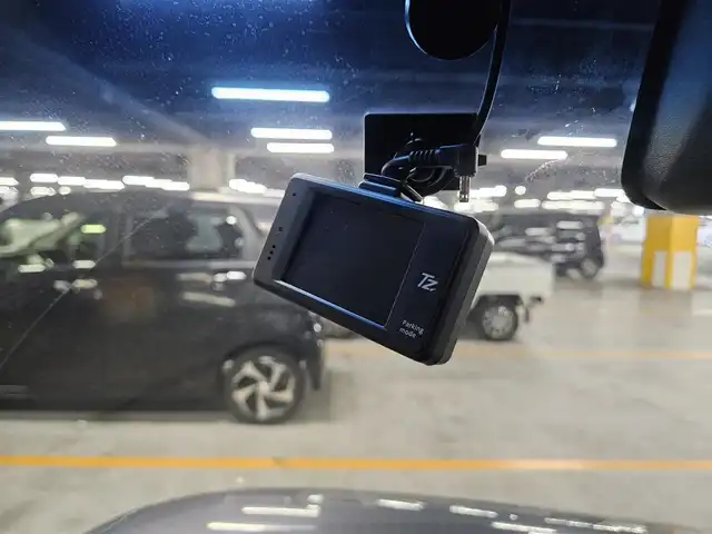 ダイハツ タント カスタムX トップED LTD SAⅢ 宮崎県 2018(平30)年 3.4万km メテオライトグレーイリュージョナルP ストラーダーナビ/フルセグTV/両側パワースライドドア/パノラマモニター用カメラ/ビルトインETC/ドライブレコーダー/スマートアシストIII/・衝突被害軽減ブレーキ/・車線逸脱警報/・誤発進抑制/・先行車発進お知らせ/・オートハイビーム/LEDヘッドランプ/ステアリングスイッチ/ハーフレザーシート/運転席シートヒーター/純正14インチアルミホイール/スマートキー/プッシュエンジンスタート/禁煙車