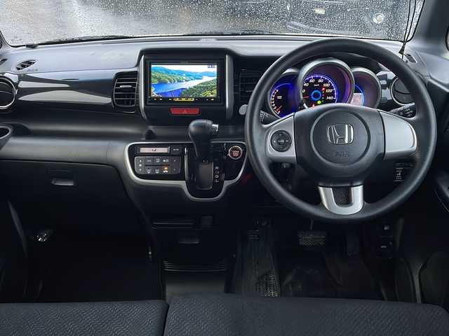 ホンダ Ｎ ＢＯＸ カスタム G Lパッケージ 福井県 2012(平24)年 5.4万km プレミアムホワイトパール (株)IDOMが運営する【じしゃロン福井店】の自社ローン専用車両になりますこちらは現金またはオートローンご利用時の価格です。自社ローンご希望の方は別途その旨お申付け下さい/社外ナビ/Bluetooth/フルセグTV/CD/DVD/オートライト/フォグライト/アイドリングストップ/パワースライドドア/ETC/純正アルミホイール/プッシュスタート/スマートキー/スペアキー/取扱説明書