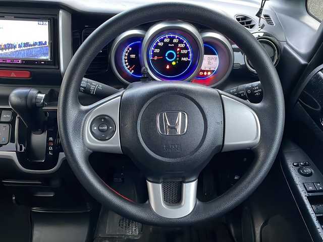 ホンダ Ｎ ＢＯＸ カスタム G Lパッケージ 福井県 2012(平24)年 5.4万km プレミアムホワイトパール (株)IDOMが運営する【じしゃロン福井店】の自社ローン専用車両になりますこちらは現金またはオートローンご利用時の価格です。自社ローンご希望の方は別途その旨お申付け下さい/社外ナビ/Bluetooth/フルセグTV/CD/DVD/オートライト/フォグライト/アイドリングストップ/パワースライドドア/ETC/純正アルミホイール/プッシュスタート/スマートキー/スペアキー/取扱説明書