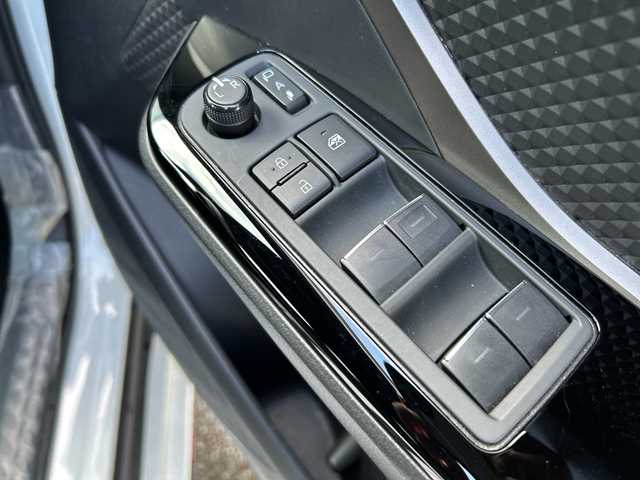 トヨタ Ｃ－ＨＲ G－T モード ネロ セーフティプラス 秋田県 2021(令3)年 8.8万km ホワイトパールクリスタルシャイン ・純正ナビ　/・Ｂｌｕｅｔｏｏｔｈ　/・AppleCarPlay/・ＡｎｄｒｏｉｄAuto/・全方位カメラ　/・ＥＴＣ　/・ターボ　/・４ＷＤ　/・シートヒーター　/・ハーフレザー　/・ＡＢＳ　/・横滑り防止/・レーンキープアシスト/・クルーズコントロール　/・純正アルミホイール /・純正フロアマット /・純正エアロ/・オートライト/・オートハイビーム/・LEDヘッドライト/・電動格納ミラー/・寒冷地仕様/・スペアキー/・エンジンスタートボタン