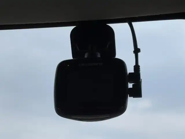 スズキ スペーシア ギア HYBRID XZ 大分県 2019(令1)年 3.5万km アクティブイエロー/ガンメタリック2トーン ・メモリーナビ(CD/DVD/BT/SD)/・バックカメラ/・フルセグテレビ/・衝突軽減ブレーキ/・両側パワースライドドア/・ETC/・ドラレコ/・シートヒーター/・オートハイビーム/・ステアリングリモコン/・スタートキー/・プッシュスタートボタン